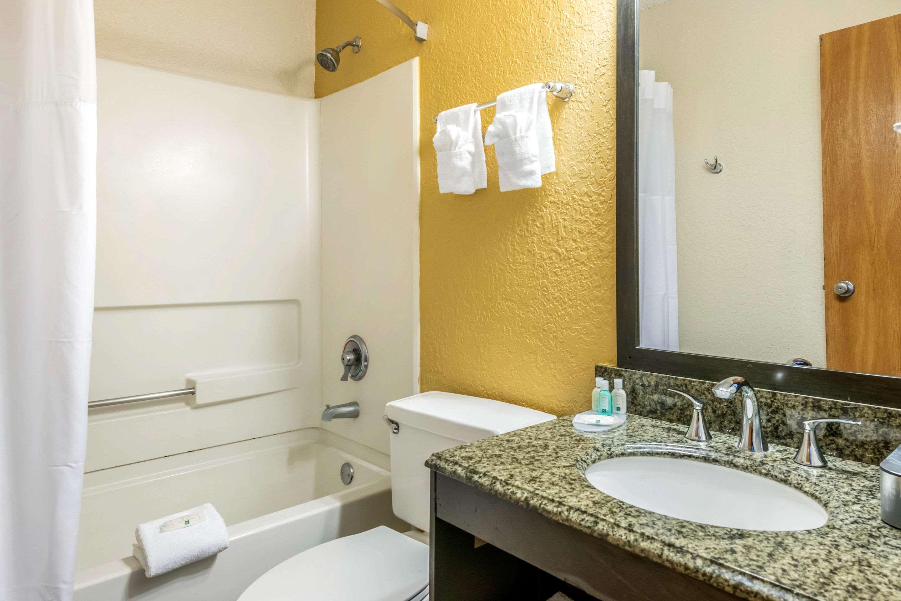 Quality Inn & Suites Leesburg Chain Of Lakes Exterior foto